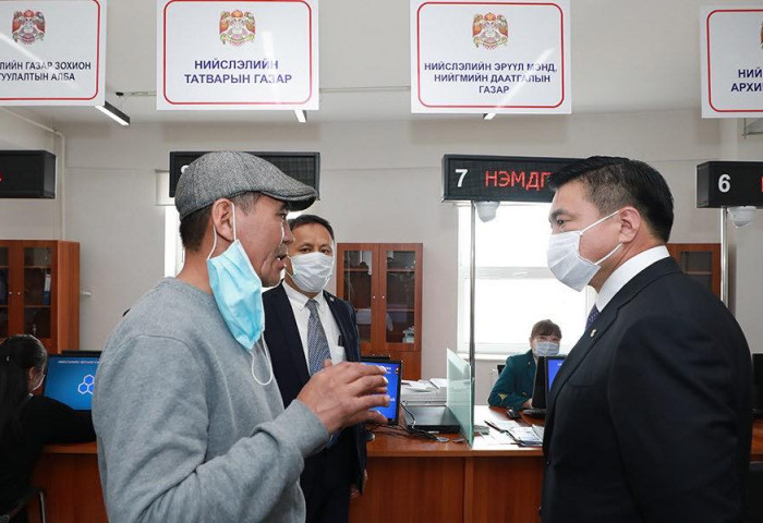 Баянхошууны иргэд төрийн үйлчилгээг дэргэдээсээ авч эхэллээ