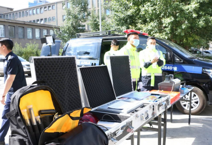 Шүүхийн шинжилгээний үндэсний төвд тусгай тоноглол бүхий автомашинуудыг хүлээлгэн өглөө