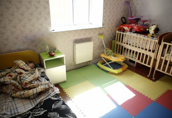 Түр хамгаалах байр хүүхдийн хөлд дарагдсаар л...