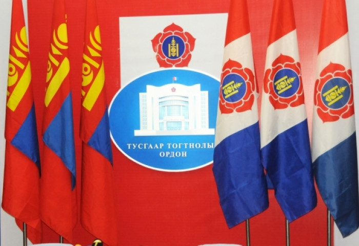 МАН 8, АН нэг дүүрэгт ялалт байгууллаа