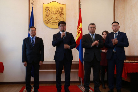 Төрийн дээд одон, медаль гардууллаа