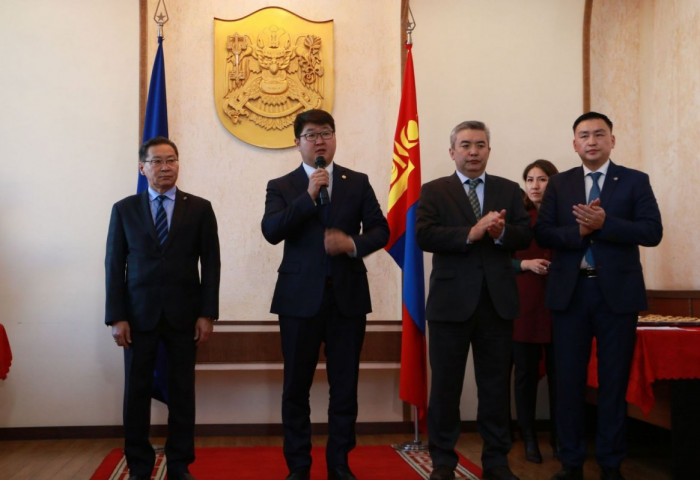 Төрийн дээд одон, медаль гардууллаа