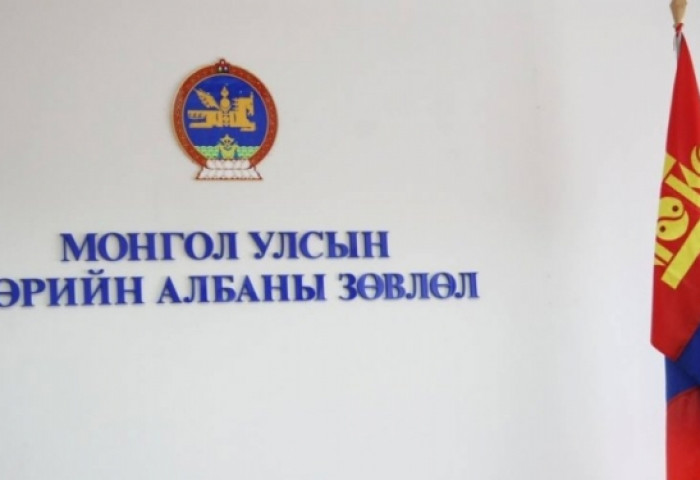 Хууль зөрчиж төрийн албан хаагчийг чөлөөлбөл огцруулах үндэслэл болохыг анхаарууллаа