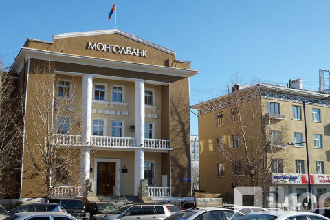 Үүргээсээ зугтсан төрийн хариуцлагыг төв банк үүрдэггүй