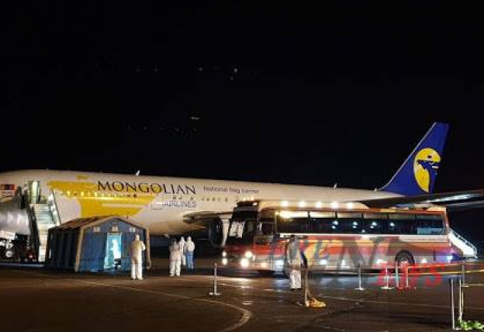 Япон улсаас 146 иргэн эх орондоо ирлээ