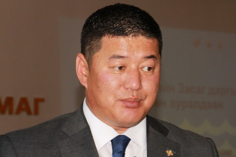 Ш.Оргил:  74 настай иргэн Ц нь 38 хэм хүрч халуурч, толгой өвдөж, дотор муухайрсан гэх мэдүүлэгтэй байгаа