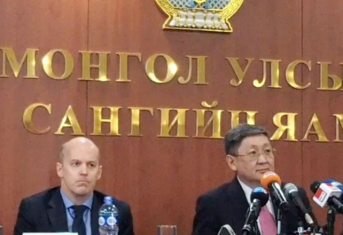 Ч.Хүрэлбаатар: 2018 оны lV улиралд цалинг нэмнэ