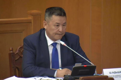 Ш.Адьшаа: Х.Нямбаатар сайд аа та Оюутолгой, Эрдэнэтийн 49 хувийг яагаад ярихаа больчихов