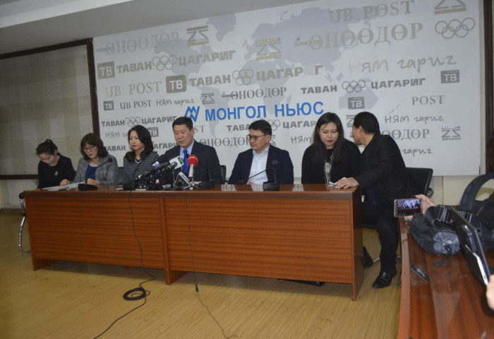 	 МСНЭ-ийн их хурлыг орхин гарсан төлөөлөгчид тайлбар хийлээ