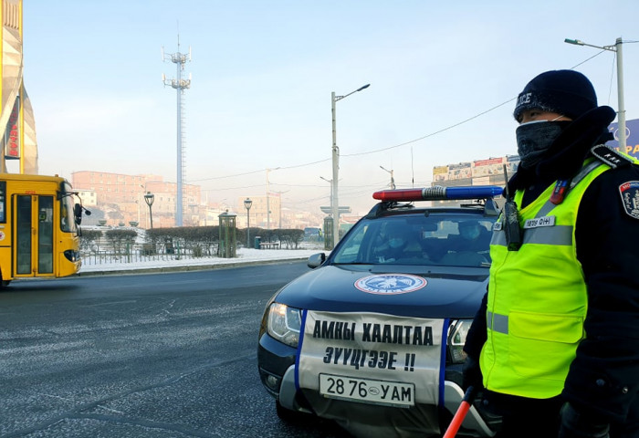 Цагдаа нар хүний амь аварчээ
