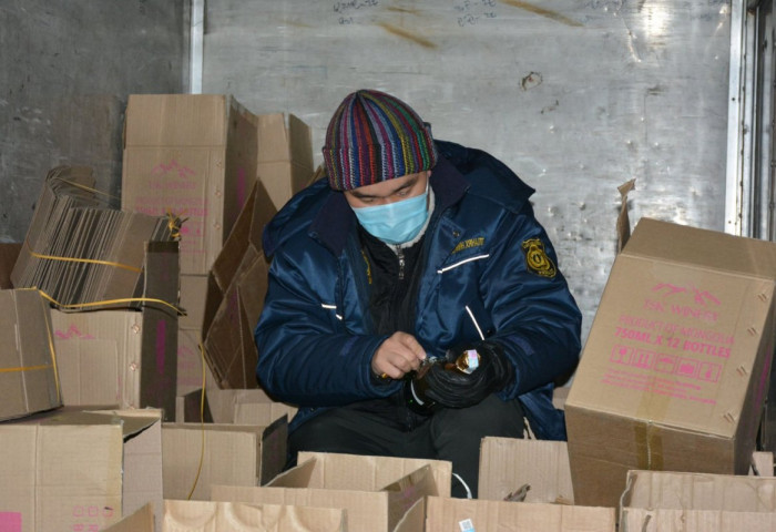 НМХГ: Үйлдвэрлэж, нийлүүлсэн дарснуудын 2000 гаруй нь “Советское” дарсны шилтэй байсан