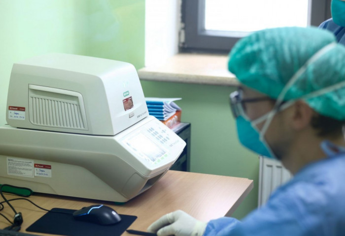 ЭМЯ-аас Баянгол дүүргийн ЭМТ-д PCR шинжилгээний лабораторийг байгууллаа