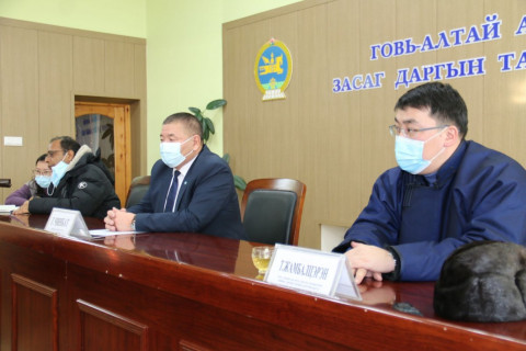 Өвөлжилт хүндэрсэн аймгийн зорилтот бүлгийн малчдад тэжээлийн тусламж хүргэлээ