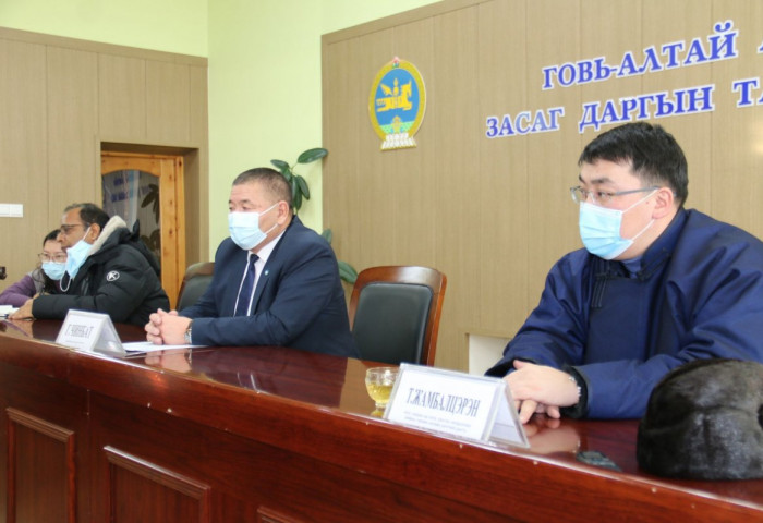 Өвөлжилт хүндэрсэн аймгийн зорилтот бүлгийн малчдад тэжээлийн тусламж хүргэлээ