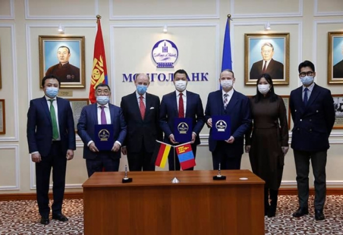 Банкны ажилтныг мэргэшүүлэх 