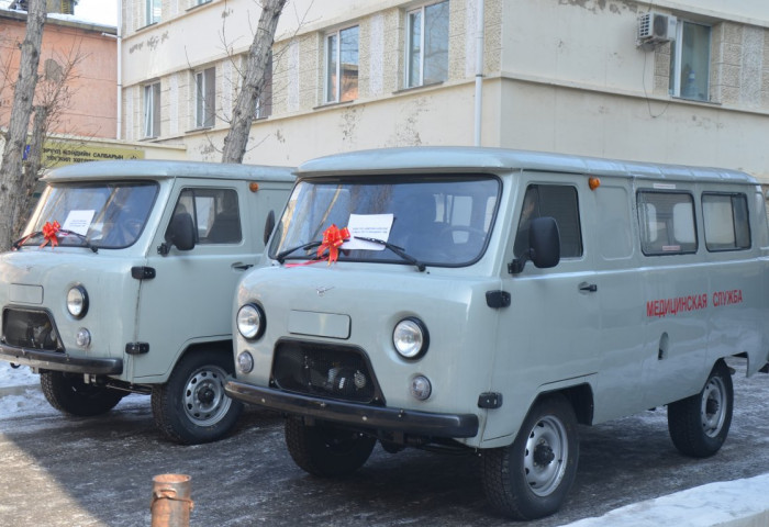 Хөвсгөл аймгийн 2 суманд түргэн тусламжийн автомашин гардуулж өглөө