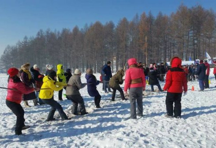 Нийслэлчүүд Хандгайтад “Цасны баяр” тэмдэглэж байна