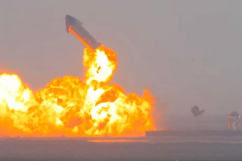 Ангарагт хүн төрөлхтнийг хүргэх  SpaceX компанийн туршилтын пуужин газардсаныхаа дараа дэлбэрчээ