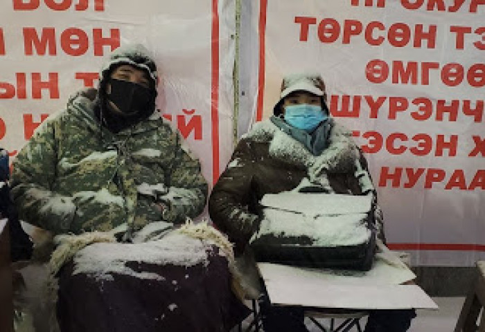 Г.Буяндорж, Т.Ариунаа нар суултаа зогсоожээ