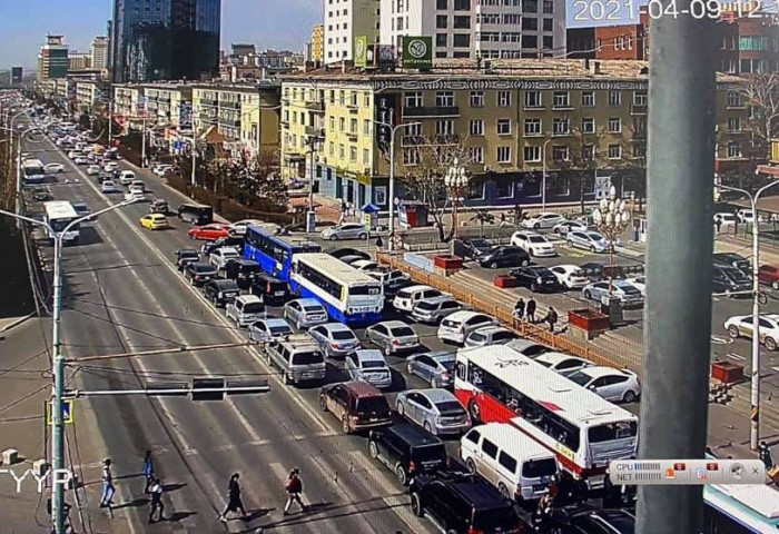 ТЦА: Томоохон худалдааны төвийг чиглэсэн авто замууд түгжрэлтэй байна