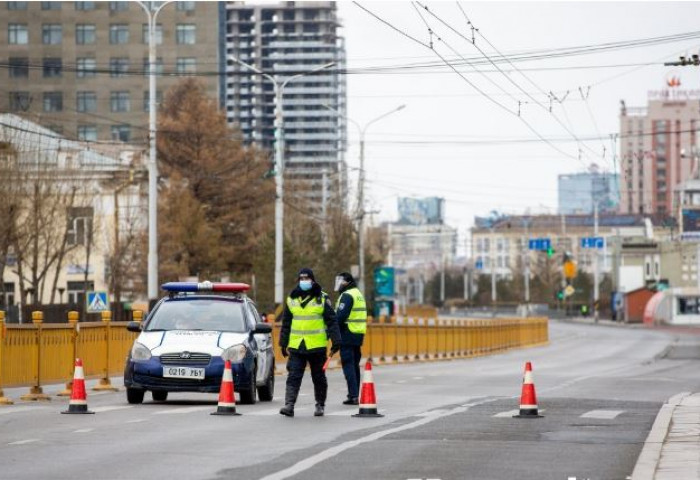 Хязгаарлалтад орохгүй иргэд ажлын үнэмлэх, албан байгууллагын тодорхойлолтоор зорчино