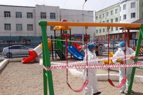 Тоглоомын талбай халдвар тараах эх үүсвэр болж байна