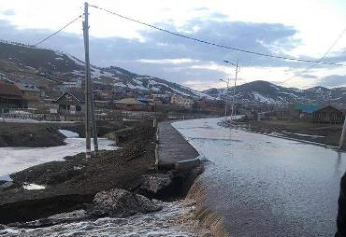 Бэлхээс Сэлх хүрэх замд шар усны үер бууж, нийтийн тээврийн хөдөлгөөнийг түр хязгаарлалаа