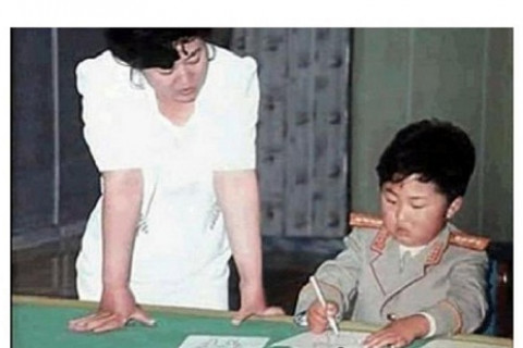 Ким Чен Уны өсвөр насны сонирхолтой гэрэл зургууд
