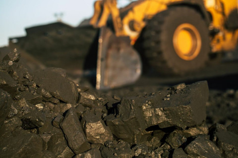 Хятадад хямрал нүүрлэж, нүүрсний салбарт эрсдэл айсуй