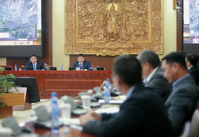 Ж.Сүхбаатар: Замын түгжрэлийн бүсийг тогтоон зарлаад тэр бүсэд үйл ажиллагаа явуулж буй ААН-үүдийн үүргийг зааж өгөх нь зөв болов уу