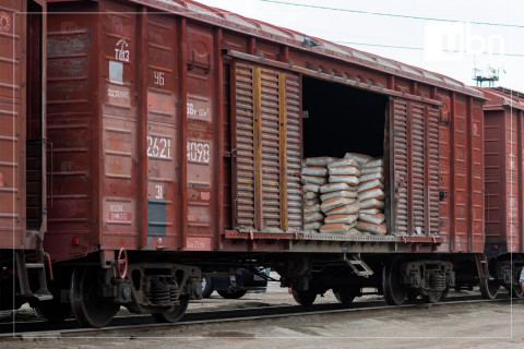 Дархан-Улаанбаатарын авто замын бүтээн байгуулалтад шаардлагатай байгаа 200 вагон цементийг Эрээнээс тээвэрлэнэ