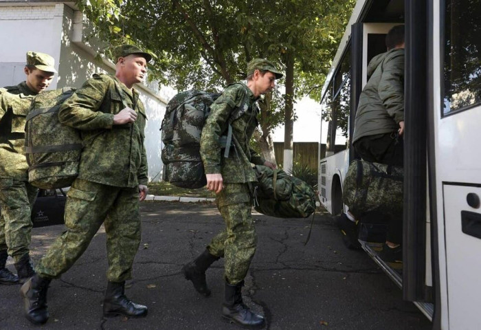 ОХУ-ын Хабаровск муж цэрэгт дайчилсан эрчүүдийнхээ тал хэсгийг гэрт нь буцаажээ