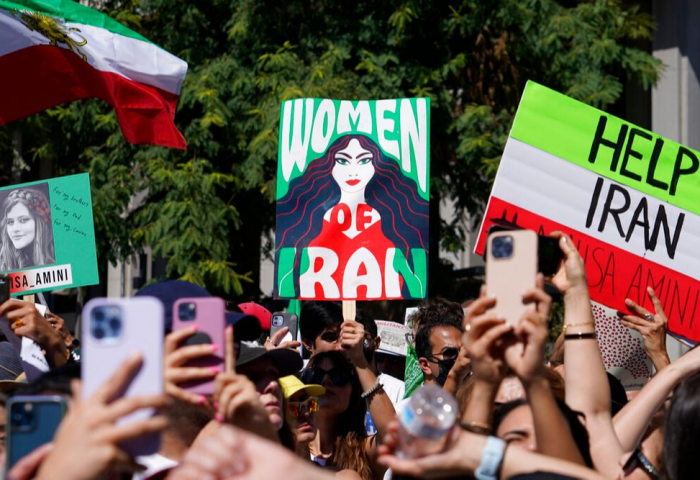 Ираны эрх баригчид жагсаалыг зогсоох тухай хэлэлцжээ