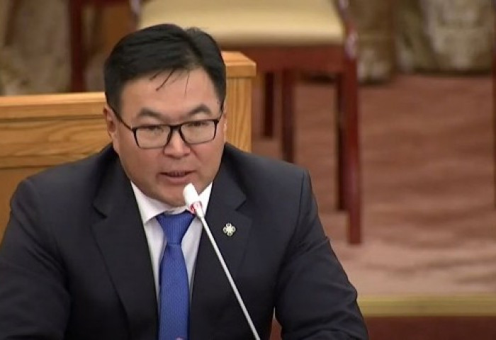 Ц.Анандбазар: Нэгдүгээр курсийнхнийг орон нутаг руу шилжүүлбэл 50,000 оюутан түгжрэл үүсгэдэг байдал үгүй болно