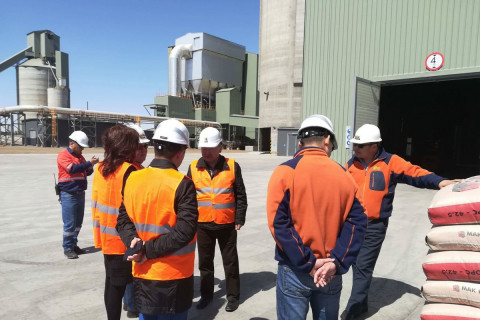 БХБ сайд Х.Баделхан “МАК” ХХК-ийн Хөх цавын цементний үйлдвэртэй танилцаж удирдлагууд, ажилтнуудтай уулзлаа