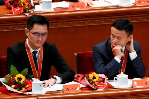 Ши Жиньпин гурав дахь бүрэн эрхийнхээ хугацааг эхлүүлсэн эхний өдөр Хятадын баячууд $13 тэрбумаа алдав