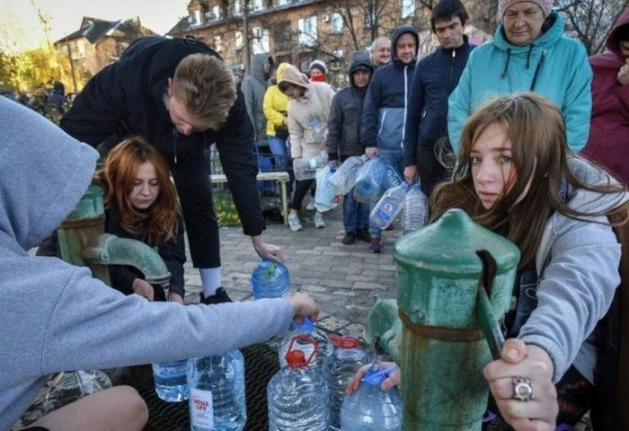 Оросын агаарын довтолгоо Киев хотын оршин суугчдыг гэрэл цахилгаан, ундны усгүй болгов