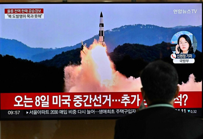 Хоёр Солонгос анх удаагаа харилцан нэг нэгнийхээ тэнгисийн ус руу пуужин харвалаа
