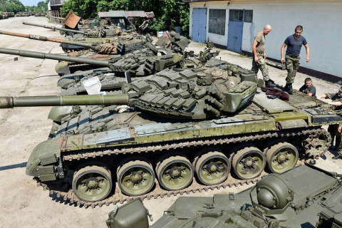 АНУ, Нидерланд улс Зөвлөлтийн үеийн танкийг бүрэн сайжруулж, шинэчлээд Украинд илгээхээр болжээ