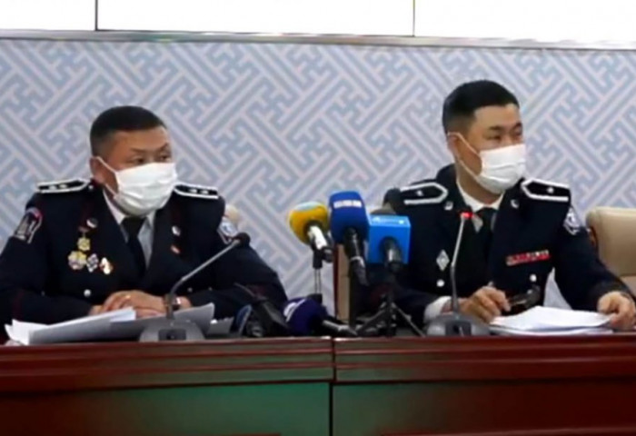 Намайг алгас: Автомашиныхаа түлхүүрийг үлдээ