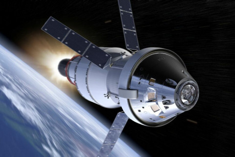 NASA-гийн Орион хөлөг алсын аяллын дээд амжилтыг тогтоолоо