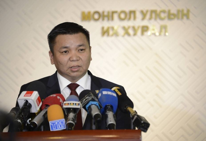 Сүйдэж буй нутгаараа пиар хийдэг Л.Энхболдыг өмнөговьчууд дахин сонгохгүй гэв