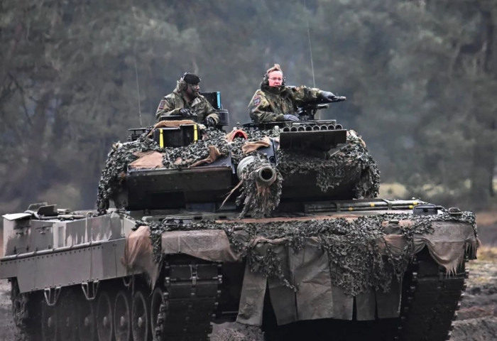 Герман, Нидерланд, Дани улсууд Украинд 100 танк илгээхээ амлав