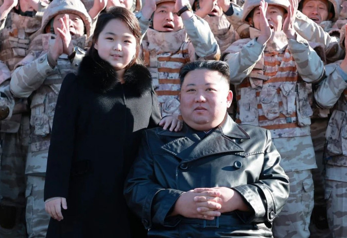 Ким Жон Уны охинтой адилхан нэртэй байхыг Умард Солонгост хориглож эхэлсэн тухай мэдээллээ