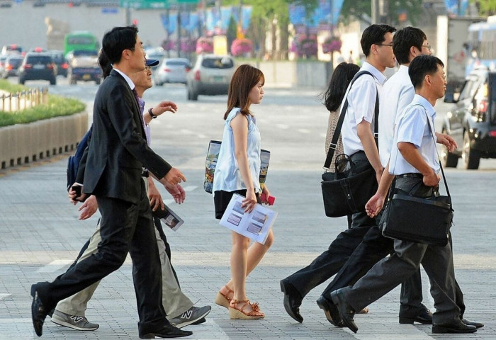 Өмнөд Солонгосын ганц бие эмэгтэйчүүдийн дөнгөж 4 хувь нь гэрлэх, хүүхэд төрүүлэх төлөвлөгөөтэй байна