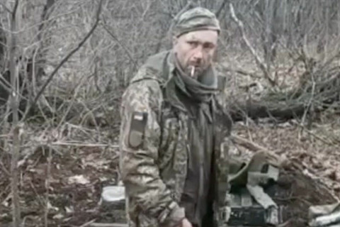 Оросуудад олзлогдоод байхдаа камерын өмнө буудуулж алагдсан Украин цэрэг хэн болохыг эцэслэн тогтоожээ
