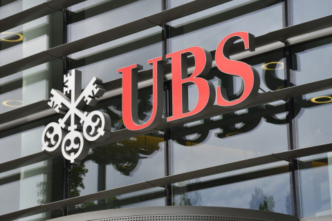 UBS банк өрсөлдөгч Credit Suisse банкийг $3.2 тэрбумаар худалдаж авахаар боллоо