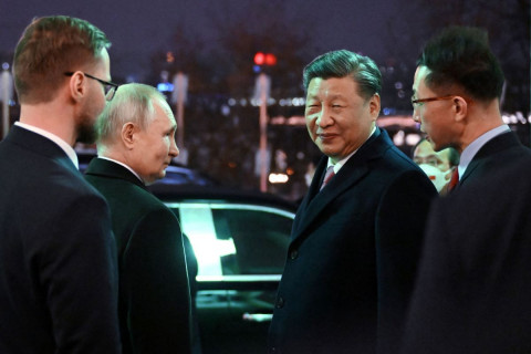 Оросын эдийн засаг Хятадаас хэт хамааралтай болсон гэх яриаг Путин “атаархсан хүмүүсийн үг” гэв