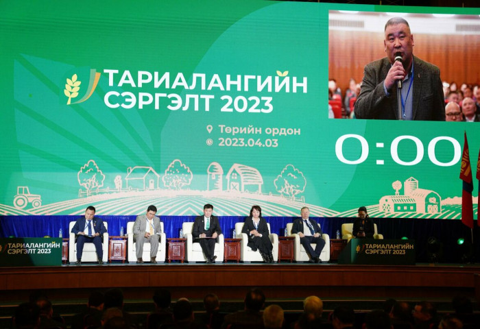 Газар тариалангийн салбарын оюутнуудын төлбөрийг төр даана