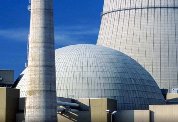Герман улс гурван атомын цахилгаан станцаа хаалаа